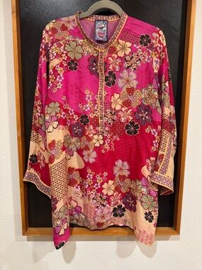 Johnny Was Hot Pink Floral Silk Tunic
‘See description